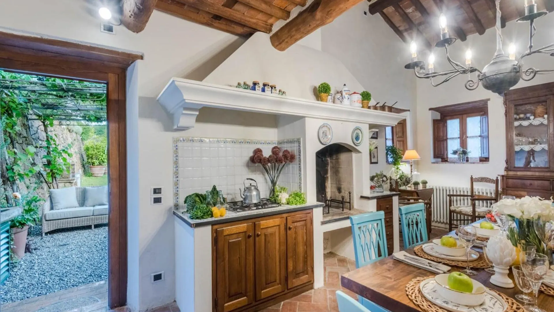 Citrus Charm Farmhouse, Country Villa Capannori